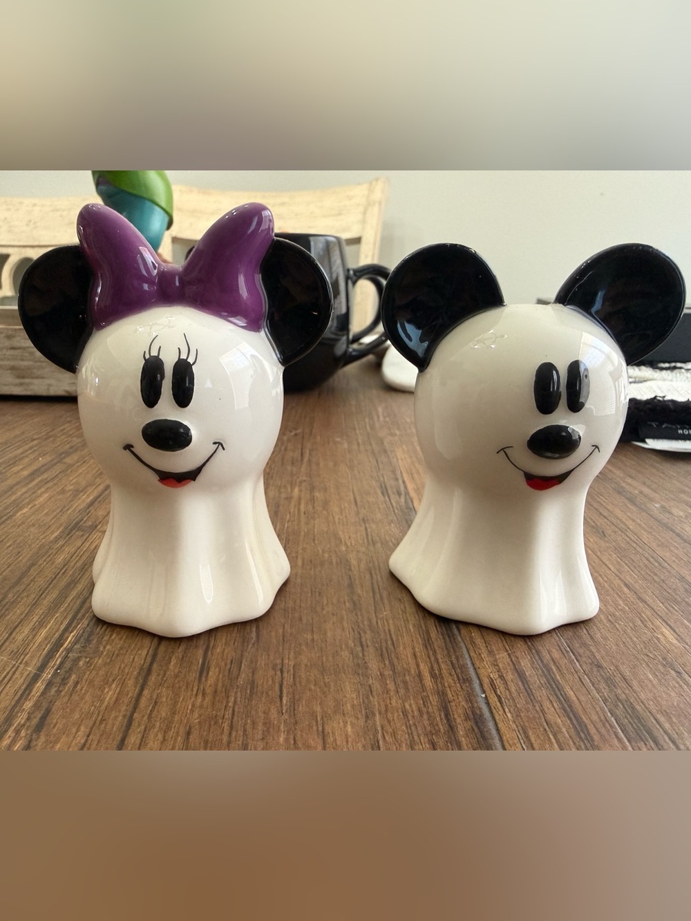 Mickey & Minnie shakers